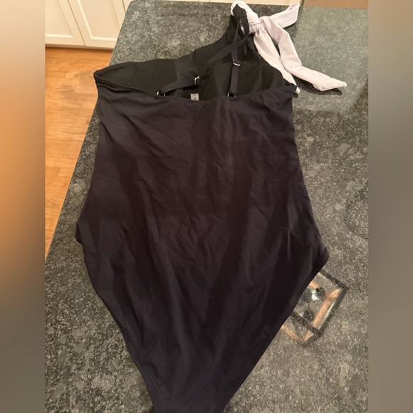 The Bow One-shoulder One Piece Swimsuit Asymmetric Cutout Bathing Suit Size XL - Picture 8 of 9